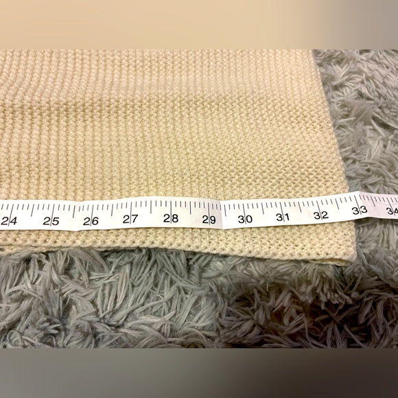 Ivory knitted enclosed scarf - Picture 7 of 9